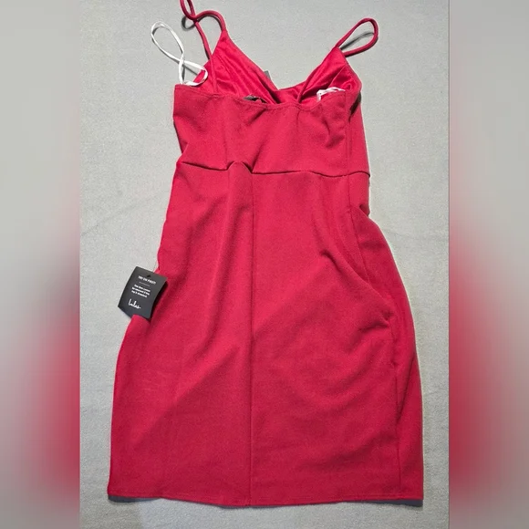 NWT Lulu's Romantic Date Night Red Dress Size Medium PTP 18 - Length 30 1/2 - Picture 4 of 6